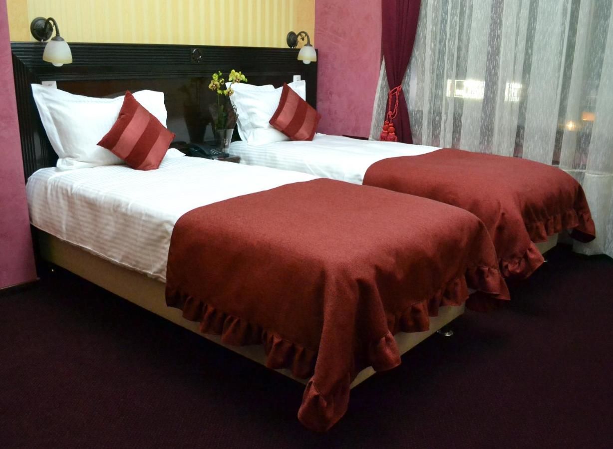 Отель Daily Plaza Hotel Сучава-41
