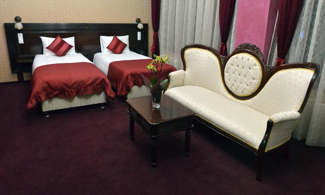 Отель Daily Plaza Hotel Сучава-7