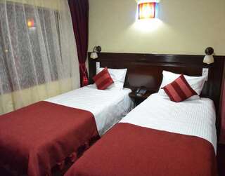 Отель Daily Plaza Hotel Сучава Стандартный двухместный номер с 1 кроватью или 2 отдельными кроватями-2